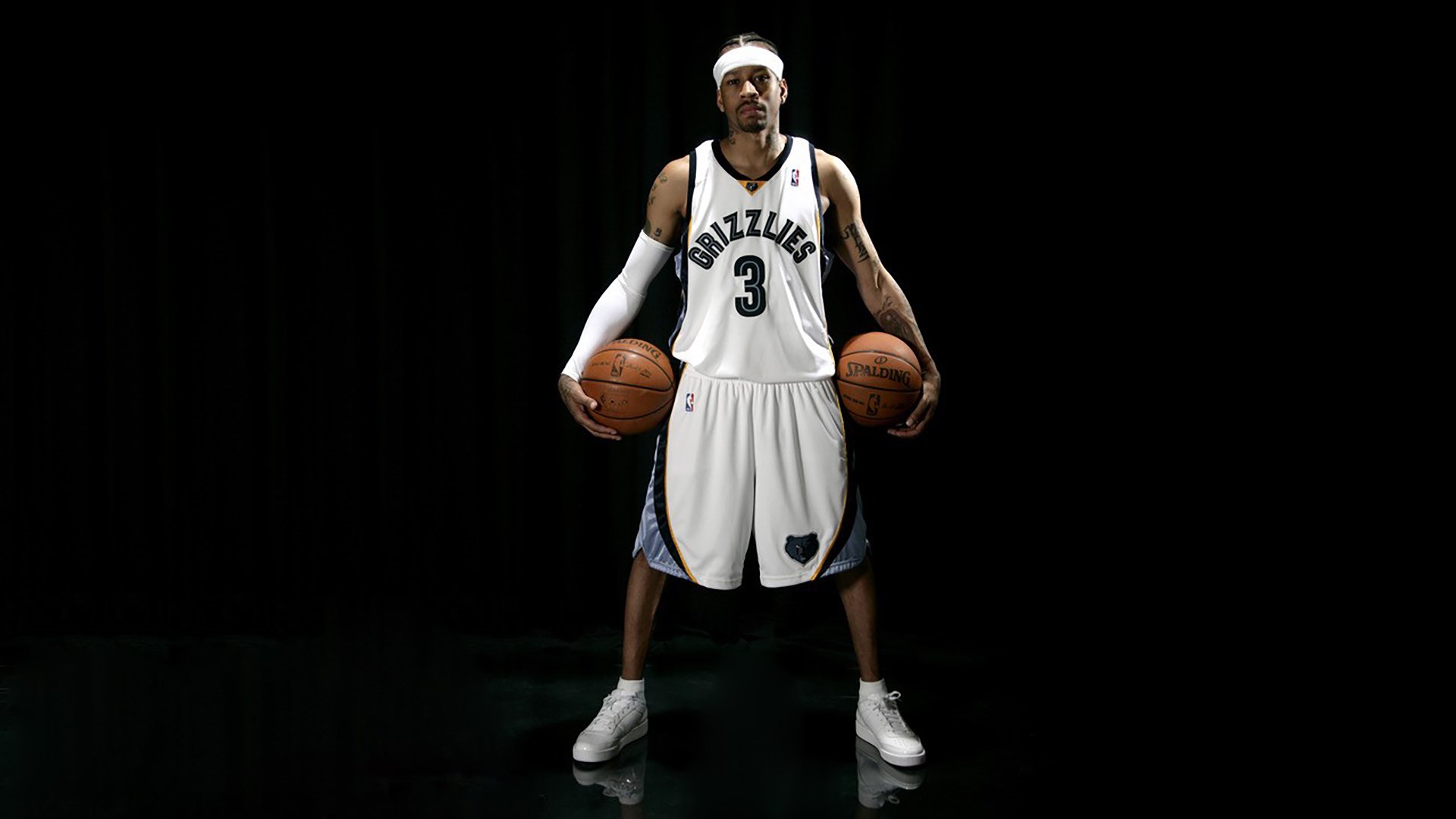 库兹马诺维奇在巴黎奥运会手球比赛中展现出高水平的反应速度，库兹马球技