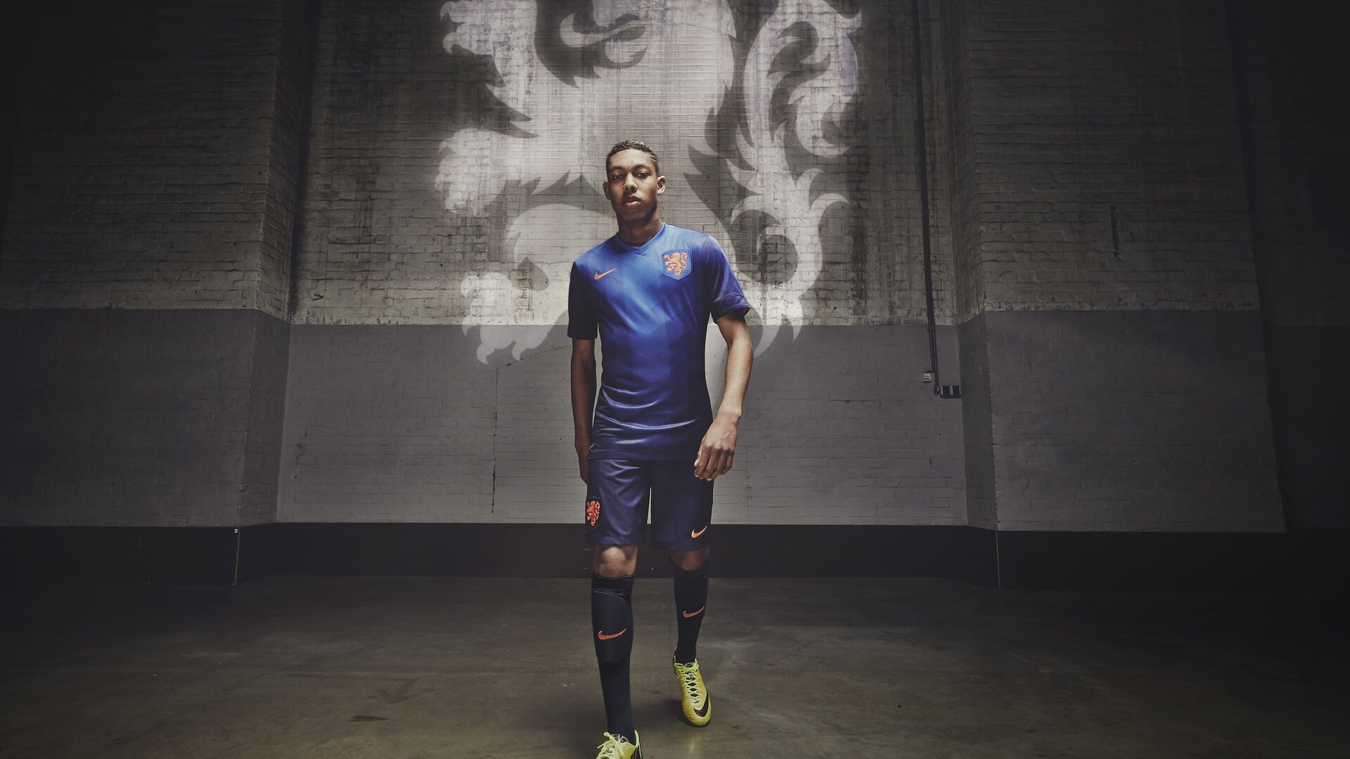 德甲转会同样火热：多支球队大手笔签约中场核心，德甲转会最新动态